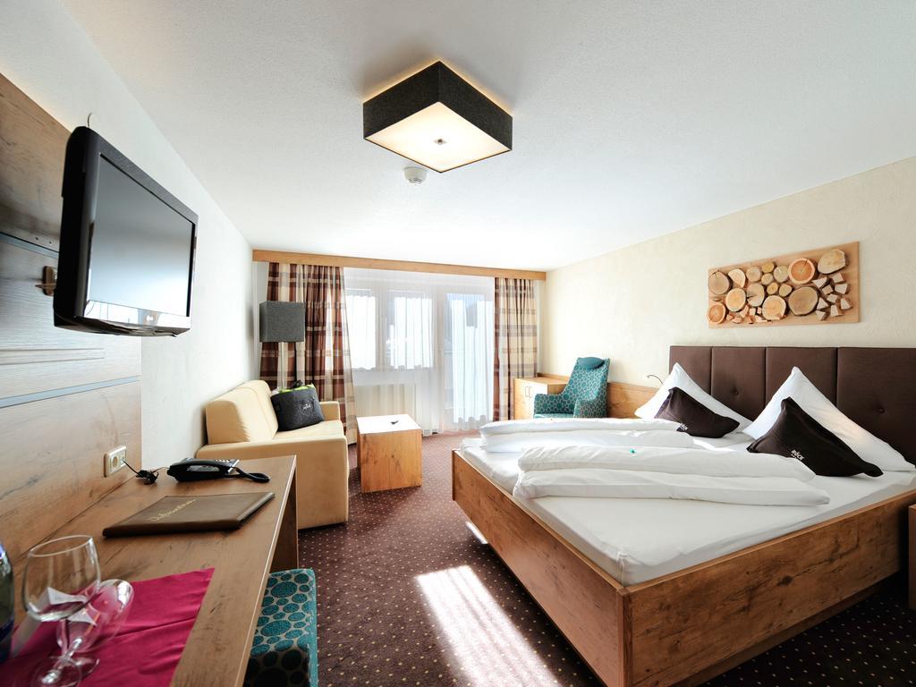 Hotel Roeck Garni Fiss Eksteriør billede