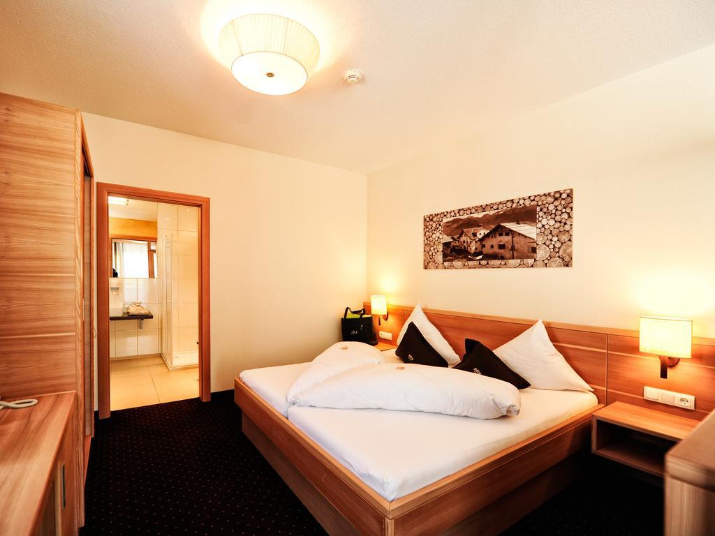 Hotel Roeck Garni Fiss Eksteriør billede