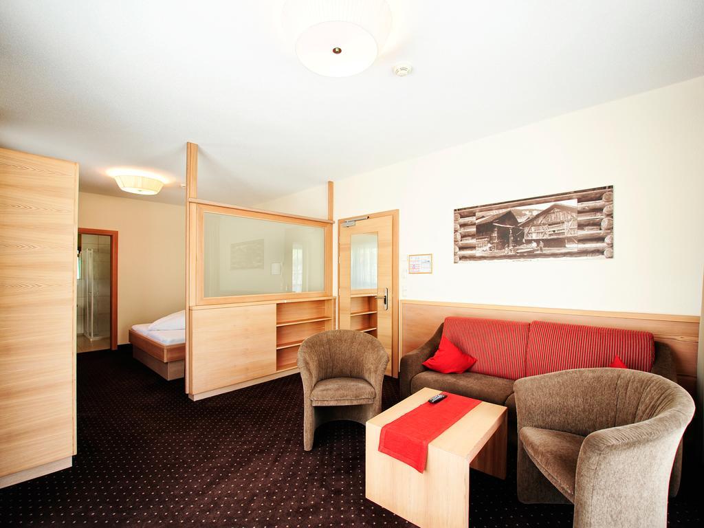 Hotel Roeck Garni Fiss Eksteriør billede