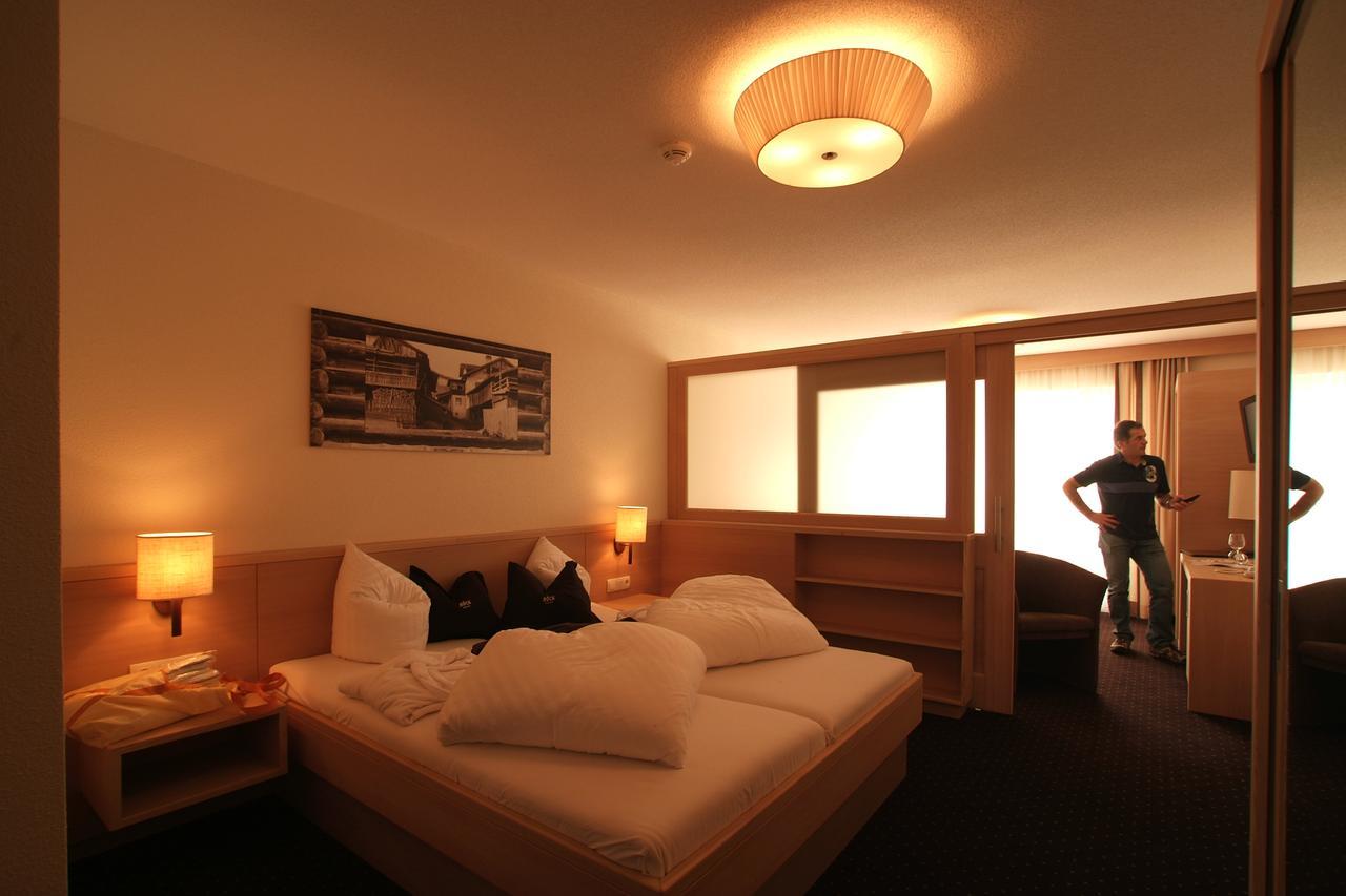 Hotel Roeck Garni Fiss Eksteriør billede